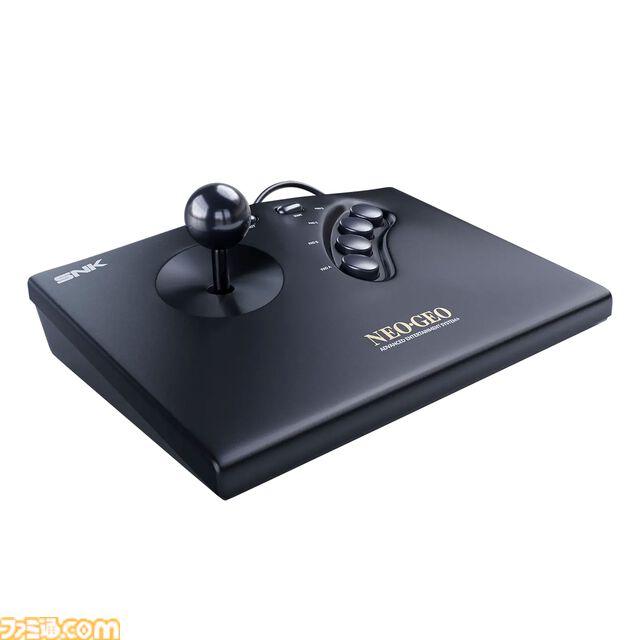 家庭用ゲーム機のNEOGEOを復刻した“NEOGEO AES+”が突然発表。11月12日発売予定