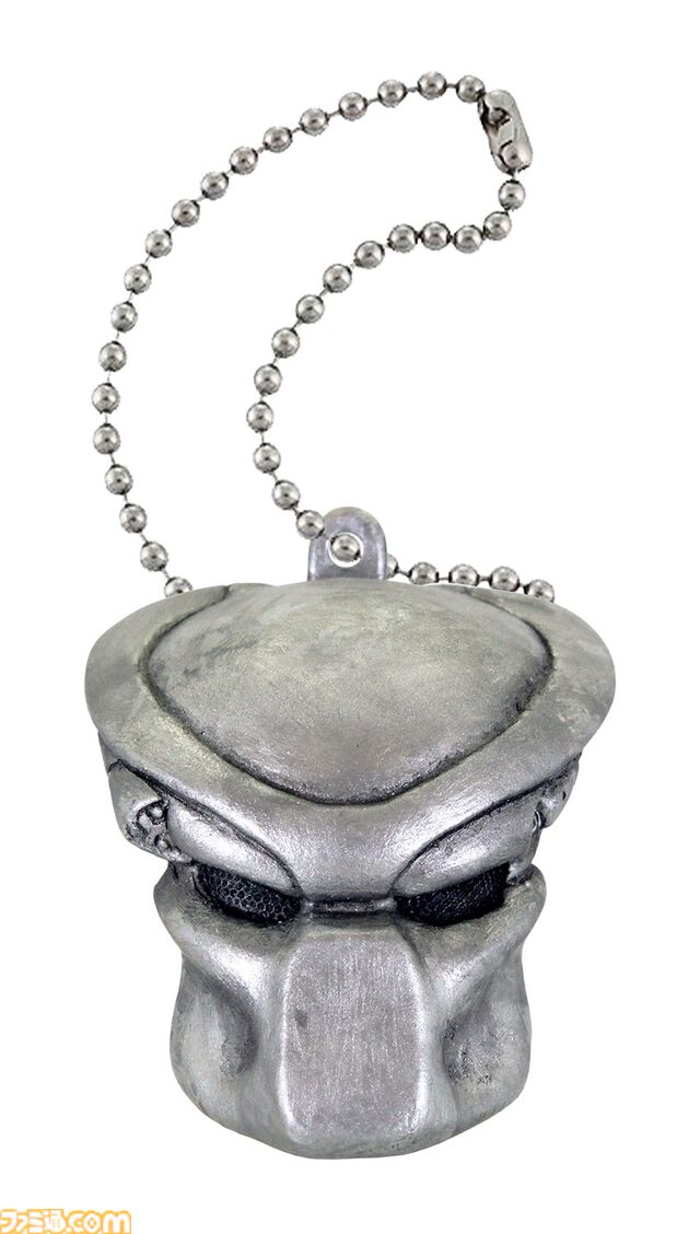 歴代プレデターのマスクのミニチュアマスコットガチャ。4月下旬から発売。1987年公開の1作目、『エイリアンVSプレデター』など11種類