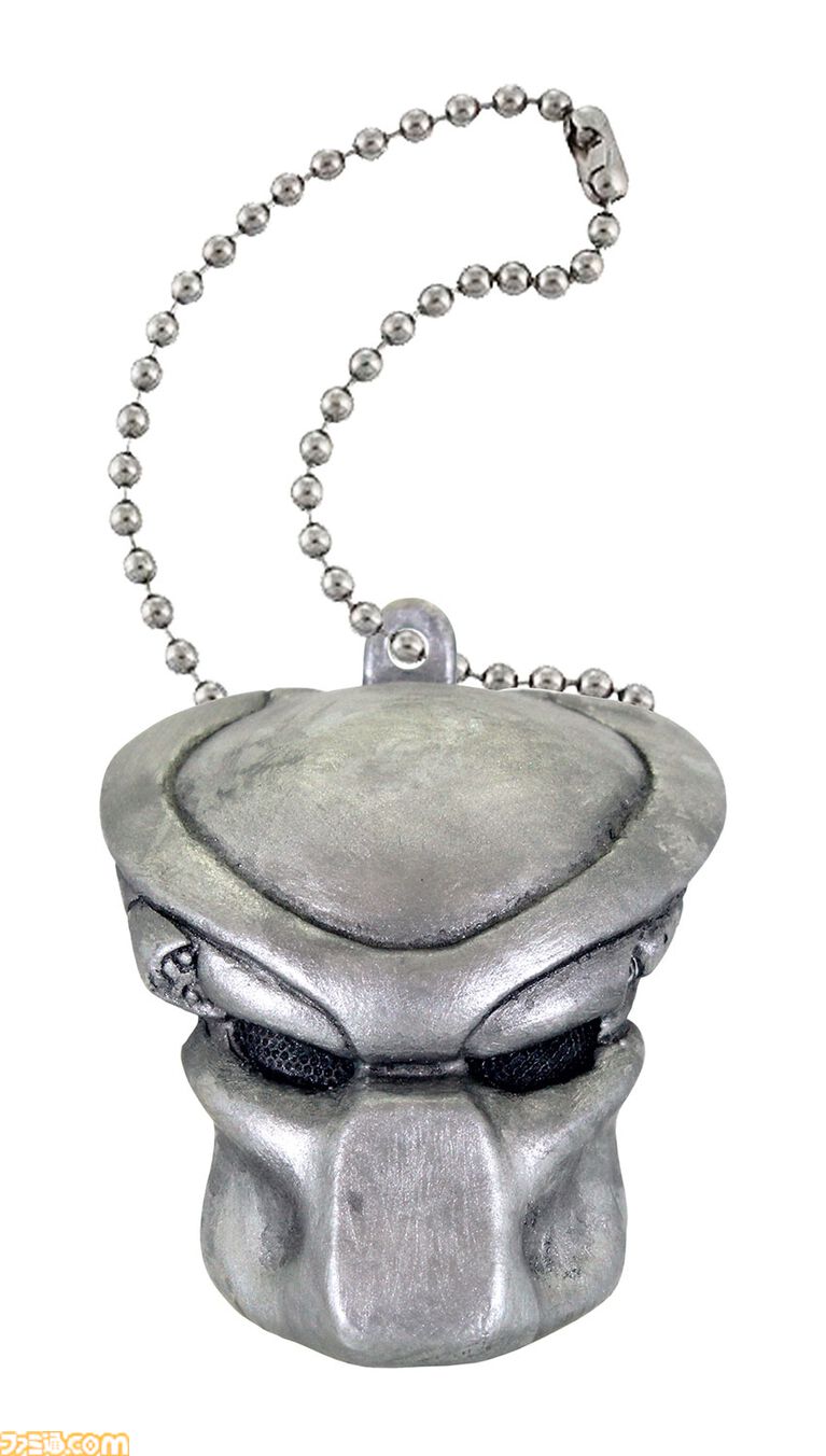 歴代プレデターのマスクのミニチュアマスコットガチャ。4月下旬から発売。1987年公開の1作目、『エイリアンVSプレデター』など11種類