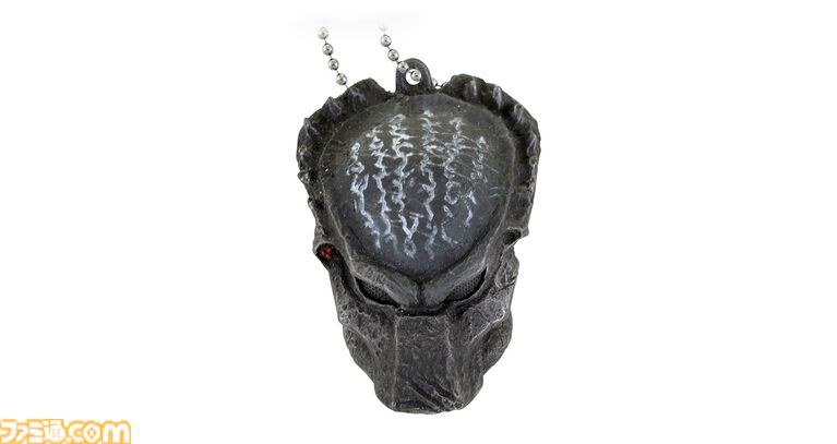 歴代プレデターのマスクのミニチュアマスコットガチャ。4月下旬から発売。1987年公開の1作目、『エイリアンVSプレデター』など11種類