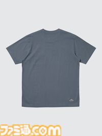 『ドラクエ』ユニクロUTが4月29日発売。いまにも合体しそうなスライム8匹、合体後のキングスライムをドット絵で再現したデザインがかわいい