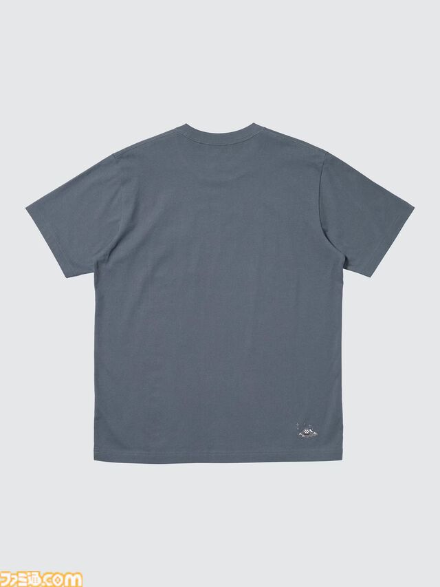 『ドラクエ』ユニクロUTが4月29日発売。いまにも合体しそうなスライム8匹、合体後のキングスライムをドット絵で再現したデザインがかわいい