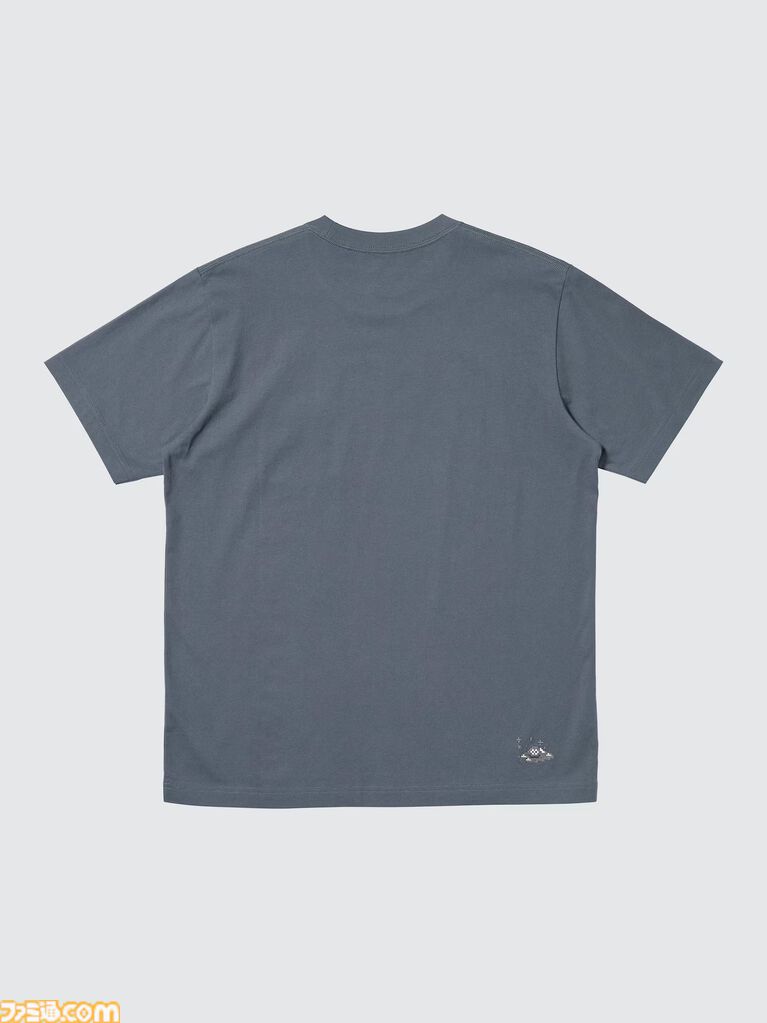 『ドラクエ』ユニクロUTが4月29日発売。いまにも合体しそうなスライム8匹、合体後のキングスライムをドット絵で再現したデザインがかわいい