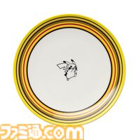 『ポケモン』イッタラとコラボしたマグカップ、ボウル、プレートが登場。ピカチュウカラーのストライブに、ワンポイントイラストがキュート