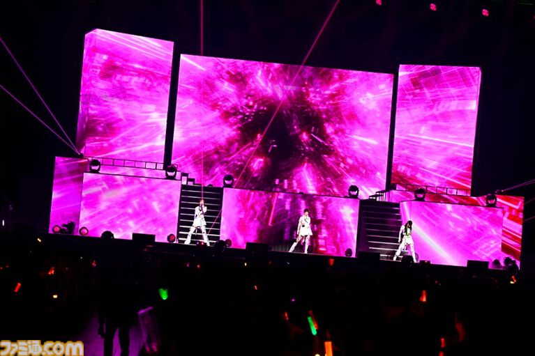 『シャニマス』8thライブ“∞thLIVE iと夢”のDay1リポート。3Dのアイドルたちと共演しながら『シャイニーカラーズ』珠玉の楽曲を披露