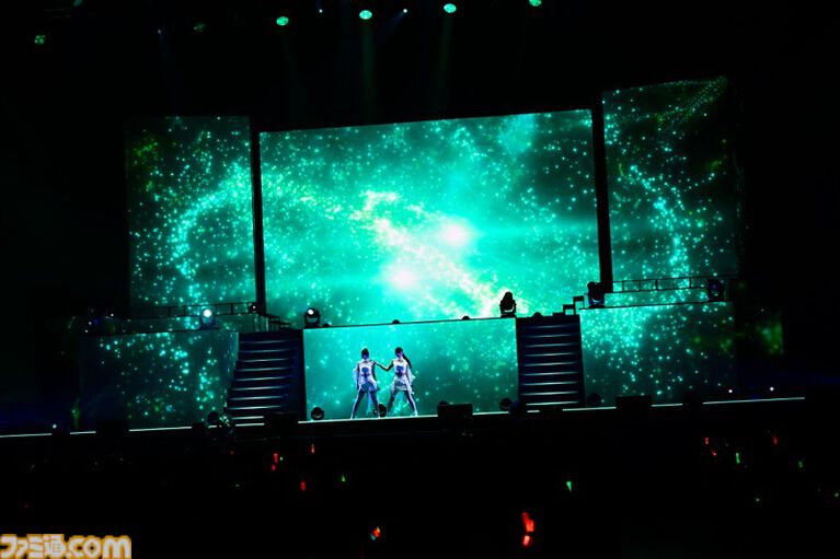 『シャニマス』8thライブ“∞thLIVE iと夢”のDay1リポート。3Dのアイドルたちと共演しながら『シャイニーカラーズ』珠玉の楽曲を披露