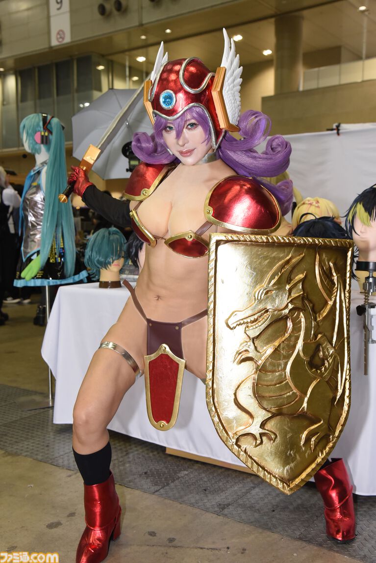 【ニコ超2026】コスプレ速報！ 『ポケモンチャンピオンズ』メガスターミーや鍛えた腹筋が美しい『ドラクエ3』女戦士など、初日の会場を彩ったコスプレイヤーを一挙掲載