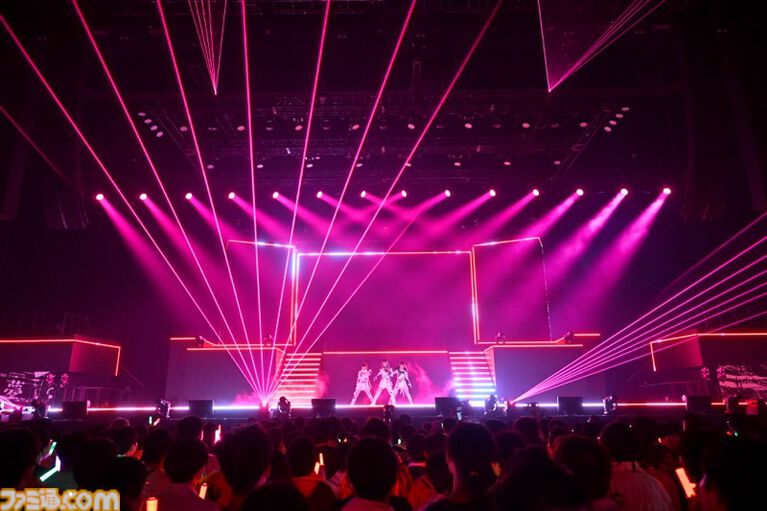 『シャニマス』8thライブ“∞thLIVE iと夢”Day2リポート。新旧楽曲を織り交ぜたキャストたちの圧巻のパフォーマンスと考察しがいのある演出で無限大の可能性を秘めたアイドルの未来を描く