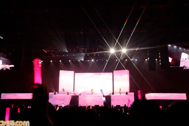 『シャニマス』8thライブ“∞thLIVE iと夢”Day2リポート。新旧楽曲を織り交ぜたキャストたちの圧巻のパフォーマンスと考察しがいのある演出で無限大の可能性を秘めたアイドルの未来を描く
