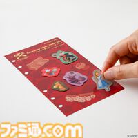 『キングダム ハーツ』ソラやキーブレードがデザインされた手帳カバーが登場。トラヴァースタウンやワンダーランドをテーマにしたステッカーやフィルム付箋セットなども発売