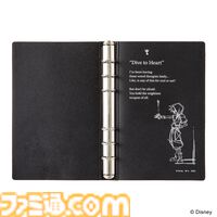 『キングダム ハーツ』ソラやキーブレードがデザインされた手帳カバーが登場。トラヴァースタウンやワンダーランドをテーマにしたステッカーやフィルム付箋セットなども発売
