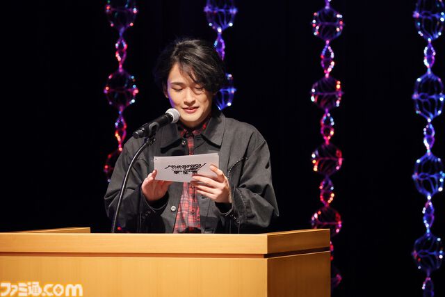 『ハンドラ』飴宮怠美の前日譚小説は「ちょっと薄暗い話」。黒沢ともよさんサプライズ出演の朗読劇もあった1周年イベントを、インタビュー付きでリポート