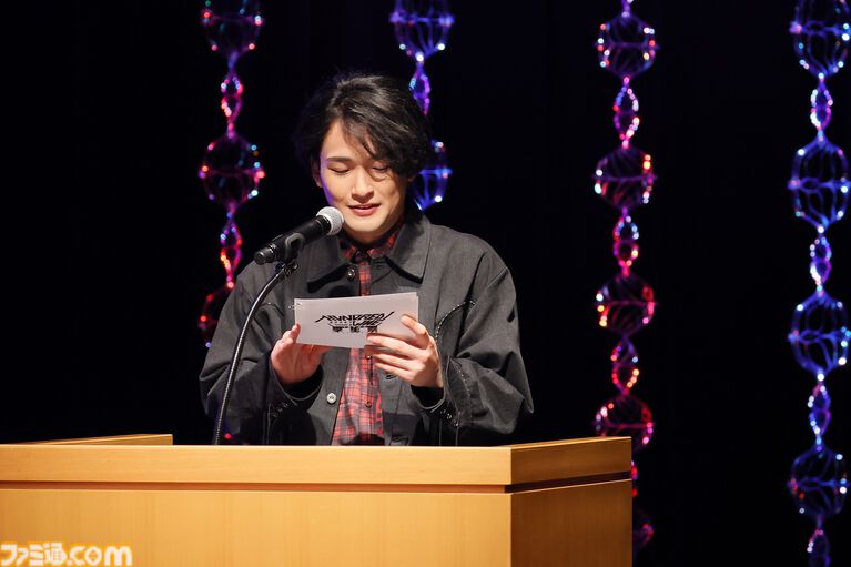 『ハンドラ』飴宮怠美の前日譚小説は「ちょっと薄暗い話」。黒沢ともよさんサプライズ出演の朗読劇もあった1周年イベントを、インタビュー付きでリポート