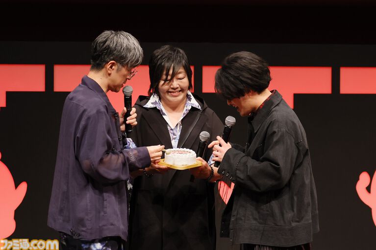 『ハンドラ』飴宮怠美の前日譚小説は「ちょっと薄暗い話」。黒沢ともよさんサプライズ出演の朗読劇もあった1周年イベントを、インタビュー付きでリポート