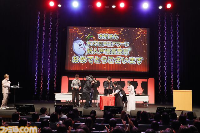 『ハンドラ』飴宮怠美の前日譚小説は「ちょっと薄暗い話」。黒沢ともよさんサプライズ出演の朗読劇もあった1周年イベントを、インタビュー付きでリポート