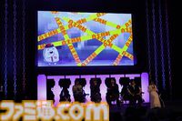 『ハンドラ』飴宮怠美の前日譚小説は「ちょっと薄暗い話」。黒沢ともよさんサプライズ出演の朗読劇もあった1周年イベントを、インタビュー付きでリポート