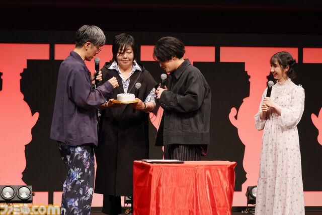 『ハンドラ』飴宮怠美の前日譚小説は「ちょっと薄暗い話」。黒沢ともよさんサプライズ出演の朗読劇もあった1周年イベントを、インタビュー付きでリポート