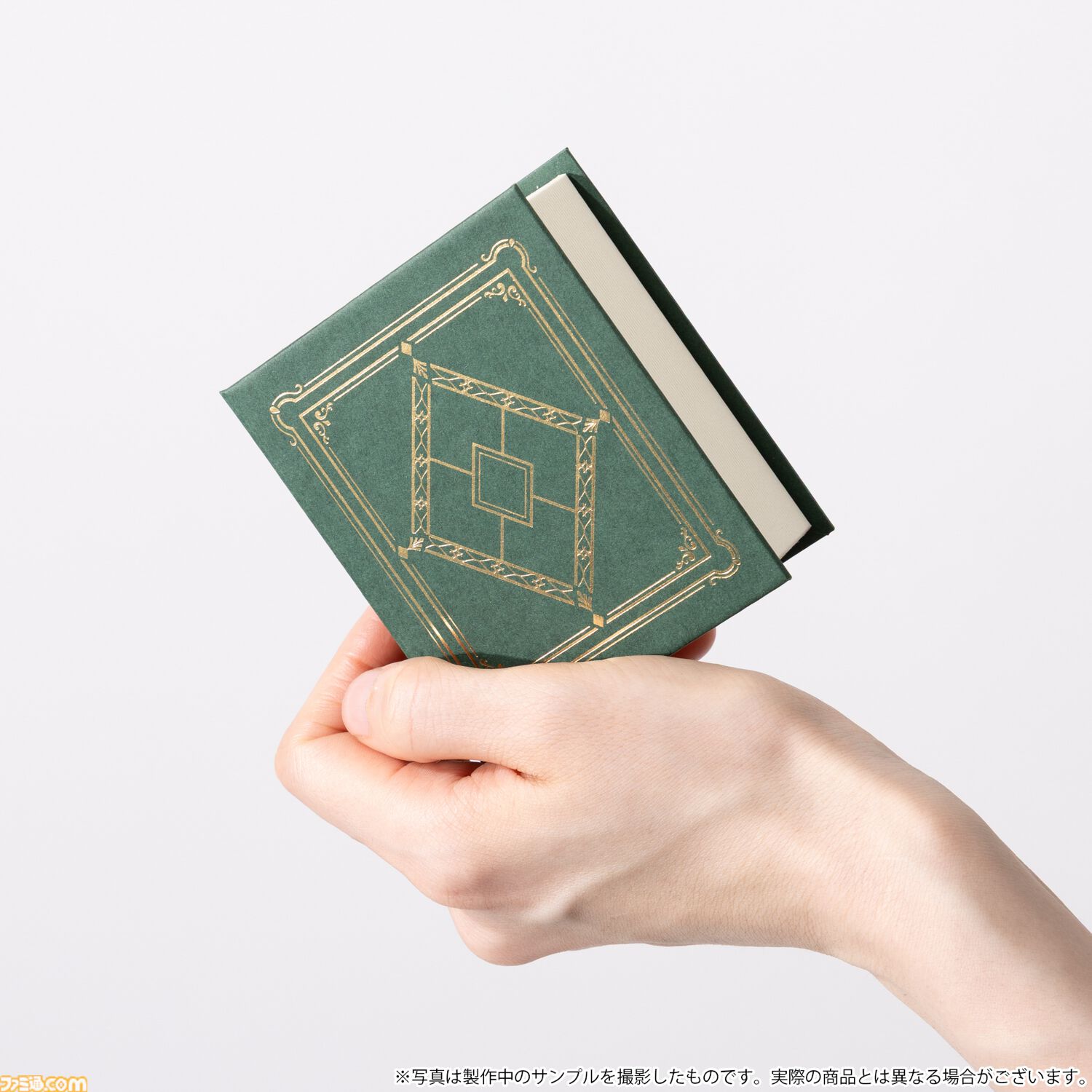 『パラノマサイト 伊勢人魚物語』キルケのペンデュラムネックレスが登場、チェーンを揺らしてダウジング気分。アヴィの地図クロスなど宝探しセットが予約開始