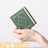 『パラノマサイト 伊勢人魚物語』キルケのペンデュラムネックレスが登場、チェーンを揺らしてダウジング気分。アヴィの地図クロスなど宝探しセットが予約開始