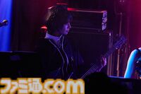 『配信少女ノ裏垢迷宮』ラグドロップスの鍵垢ライブをフォトリポート。不穏なナレーション後にはボーカルキャラの死が明かされる……【はのうら】
