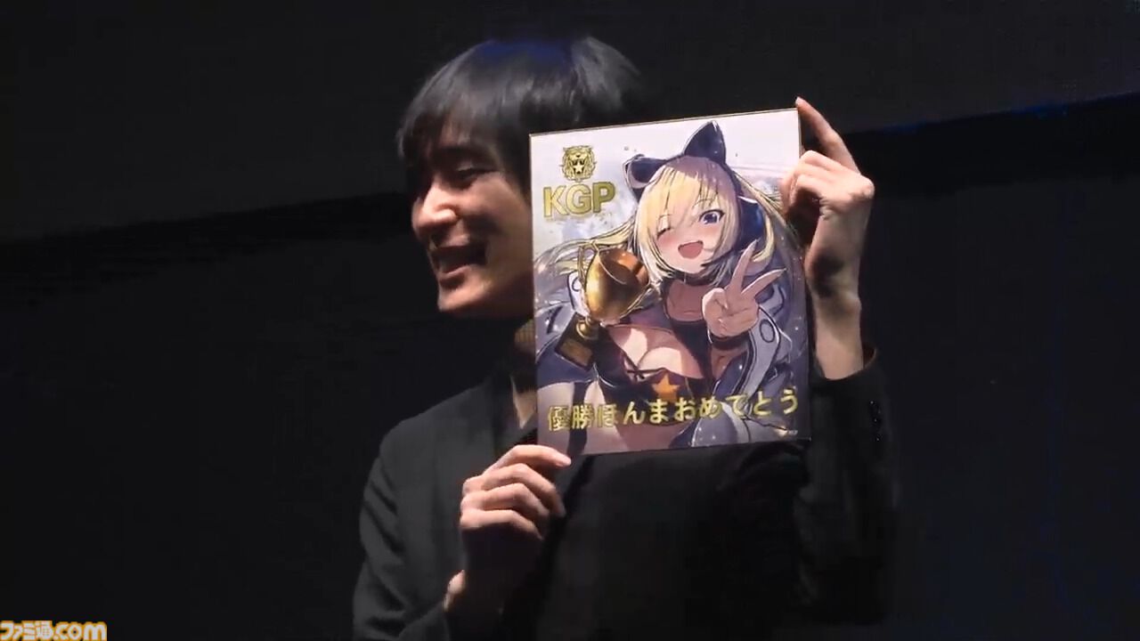 『ケツバトラー』EVO Japanにケツが舞う。総勢40人のケツバトラーが集い最強がケッ定。「ケツのエイム力」「ケツバトルの流儀」などほかで聞くことのない実況も必見の内容