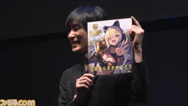 『ケツバトラー』EVO Japanにケツが舞う。総勢40人のケツバトラーが集い最強がケッ定。「ケツのエイム力」「ケツバトルの流儀」などほかで聞くことのない実況も必見の内容