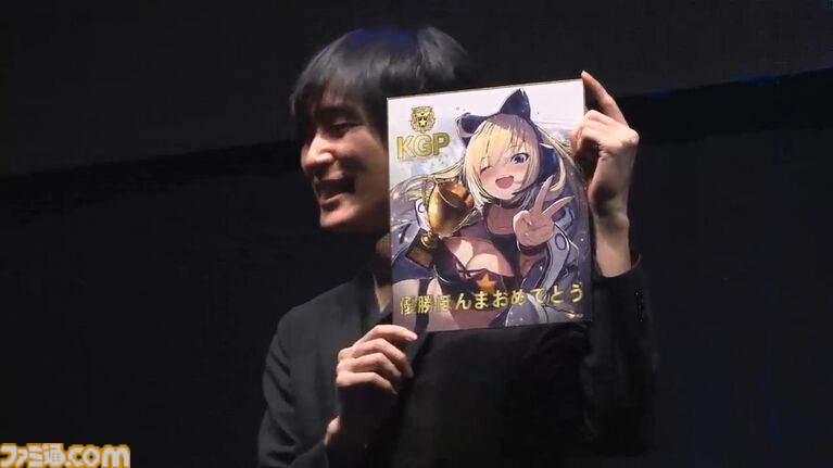 『ケツバトラー』EVO Japanにケツが舞う。総勢40人のケツバトラーが集い最強がケッ定。「ケツのエイム力」「ケツバトルの流儀」などほかで聞くことのない実況も必見の内容