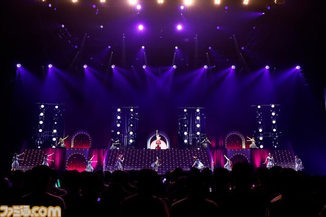 『アイマス ミリオンライブ！』13thライブDAY1リポート。高山紗代子主演の“全力援走”の名に相応しい、MCなしのノンストップライブに圧倒される。新曲『SPARKERS』のライブ初披露も