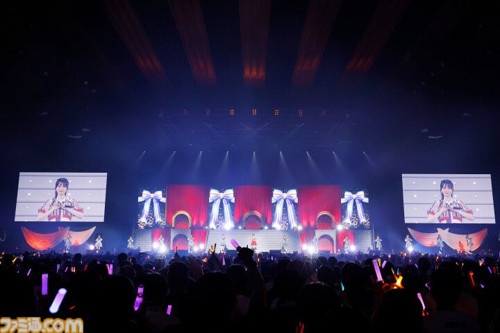 『アイマス ミリオンライブ！』13thライブDAY1リポート。高山紗代子主演の“全力援走”の名に相応しい、MCなしのノンストップライブに圧倒される。新曲『SPARKERS』のライブ初披露も