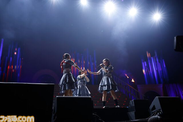 『アイマス ミリオンライブ！』13thライブDAY1リポート。高山紗代子主演の“全力援走”の名に相応しい、MCなしのノンストップライブに圧倒される。新曲『SPARKERS』のライブ初披露も