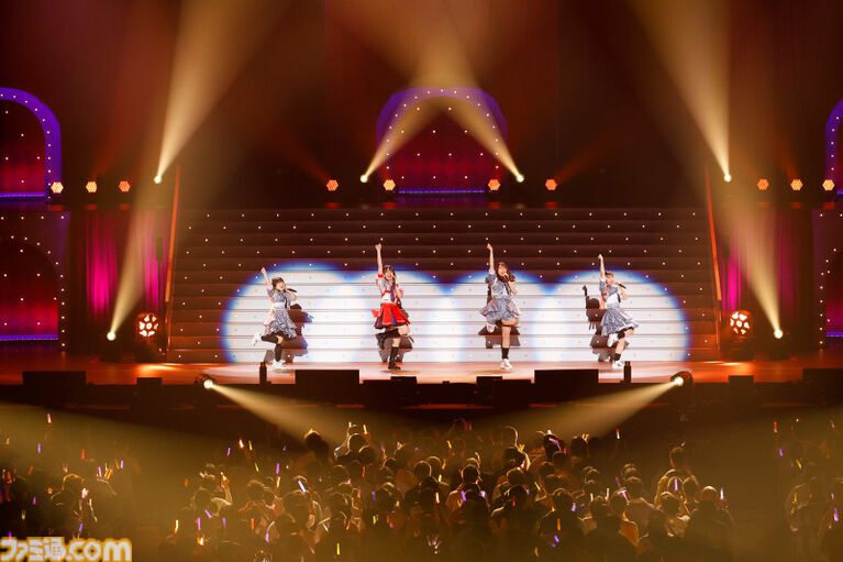 『アイマス ミリオンライブ！』13thライブDAY1リポート。高山紗代子主演の“全力援走”の名に相応しい、MCなしのノンストップライブに圧倒される。新曲『SPARKERS』のライブ初披露も