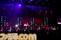 『アイマス ミリオンライブ！』13thライブDAY1リポート。高山紗代子主演の“全力援走”の名に相応しい、MCなしのノンストップライブに圧倒される。新曲『SPARKERS』のライブ初披露も