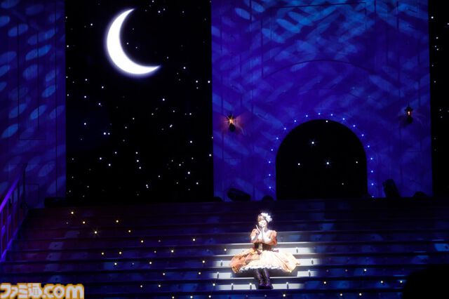 『アイマス ミリオンライブ！』13thライブDAY2リポート。二階堂千鶴の主演公演は“Grand bal masqué”のテーマにピッタリのゴージャスなライブ。新曲『ムーンライト・プロムナード』がオープニングを飾る