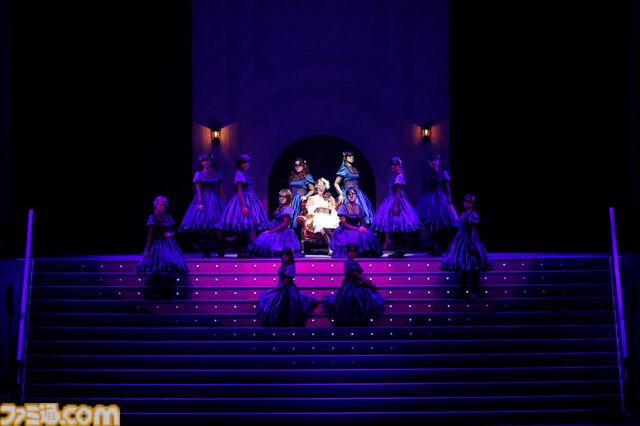 『アイマス ミリオンライブ！』13thライブDAY2リポート。二階堂千鶴の主演公演は“Grand bal masqué”のテーマにピッタリのゴージャスなライブ。新曲『ムーンライト・プロムナード』がオープニングを飾る