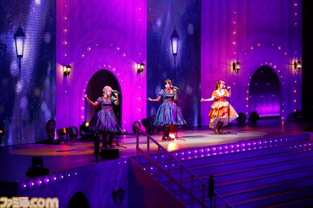 『アイマス ミリオンライブ！』13thライブDAY2リポート。二階堂千鶴の主演公演は“Grand bal masqué”のテーマにピッタリのゴージャスなライブ。新曲『ムーンライト・プロムナード』がオープニングを飾る
