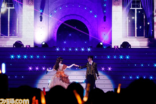 『アイマス ミリオンライブ！』13thライブDAY2リポート。二階堂千鶴の主演公演は“Grand bal masqué”のテーマにピッタリのゴージャスなライブ。新曲『ムーンライト・プロムナード』がオープニングを飾る
