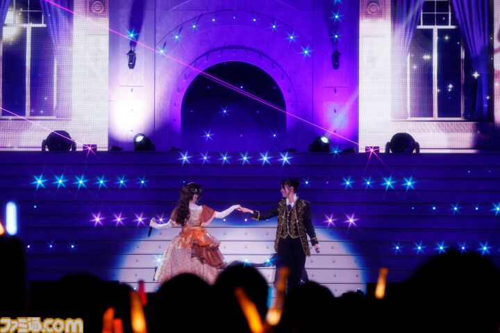 『アイマス ミリオンライブ！』13thライブDAY2リポート。二階堂千鶴の主演公演は“Grand bal masqué”のテーマにピッタリのゴージャスなライブ。新曲『ムーンライト・プロムナード』がオープニングを飾る