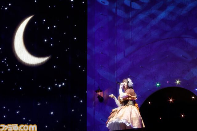 『アイマス ミリオンライブ！』13thライブDAY2リポート。二階堂千鶴の主演公演は“Grand bal masqué”のテーマにピッタリのゴージャスなライブ。新曲『ムーンライト・プロムナード』がオープニングを飾る