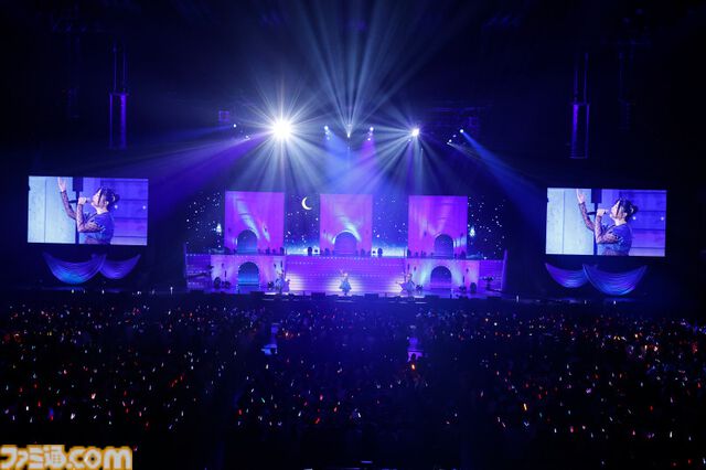 『アイマス ミリオンライブ！』13thライブDAY2リポート。二階堂千鶴の主演公演は“Grand bal masqué”のテーマにピッタリのゴージャスなライブ。新曲『ムーンライト・プロムナード』がオープニングを飾る