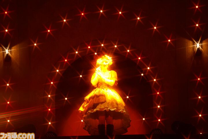 『アイマス ミリオンライブ！』13thライブDAY2リポート。二階堂千鶴の主演公演は“Grand bal masqué”のテーマにピッタリのゴージャスなライブ。新曲『ムーンライト・プロムナード』がオープニングを飾る