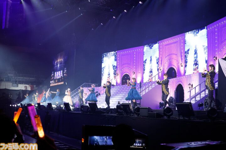 『アイマス ミリオンライブ！』13thライブDAY2リポート。二階堂千鶴の主演公演は“Grand bal masqué”のテーマにピッタリのゴージャスなライブ。新曲『ムーンライト・プロムナード』がオープニングを飾る