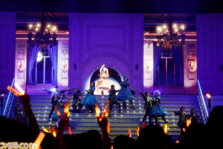 『アイマス ミリオンライブ！』13thライブDAY2リポート。二階堂千鶴の主演公演は“Grand bal masqué”のテーマにピッタリのゴージャスなライブ。新曲『ムーンライト・プロムナード』がオープニングを飾る