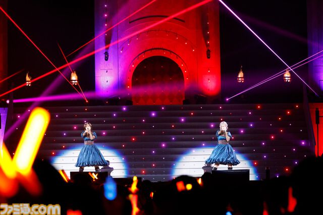 『アイマス ミリオンライブ！』13thライブDAY2リポート。二階堂千鶴の主演公演は“Grand bal masqué”のテーマにピッタリのゴージャスなライブ。新曲『ムーンライト・プロムナード』がオープニングを飾る