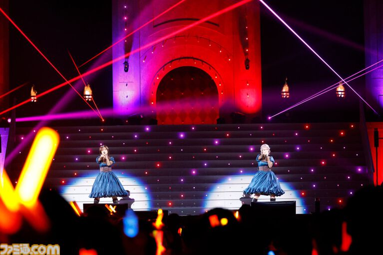 『アイマス ミリオンライブ！』13thライブDAY2リポート。二階堂千鶴の主演公演は“Grand bal masqué”のテーマにピッタリのゴージャスなライブ。新曲『ムーンライト・プロムナード』がオープニングを飾る