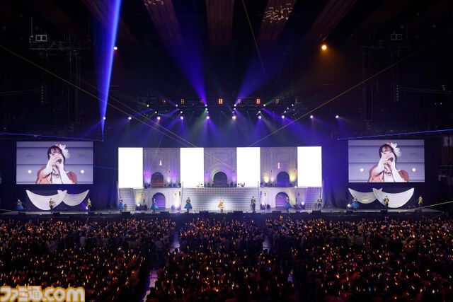 『アイマス ミリオンライブ！』13thライブDAY2リポート。二階堂千鶴の主演公演は“Grand bal masqué”のテーマにピッタリのゴージャスなライブ。新曲『ムーンライト・プロムナード』がオープニングを飾る
