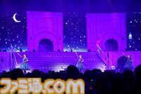 『アイマス ミリオンライブ！』13thライブDAY2リポート。二階堂千鶴の主演公演は“Grand bal masqué”のテーマにピッタリのゴージャスなライブ。新曲『ムーンライト・プロムナード』がオープニングを飾る