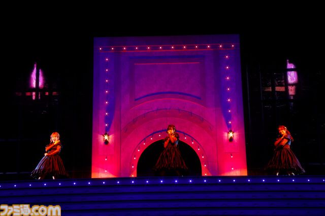 『アイマス ミリオンライブ！』13thライブDAY2リポート。二階堂千鶴の主演公演は“Grand bal masqué”のテーマにピッタリのゴージャスなライブ。新曲『ムーンライト・プロムナード』がオープニングを飾る