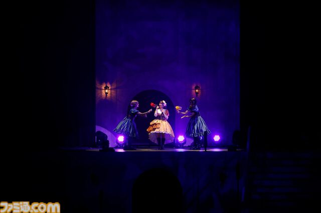 『アイマス ミリオンライブ！』13thライブDAY2リポート。二階堂千鶴の主演公演は“Grand bal masqué”のテーマにピッタリのゴージャスなライブ。新曲『ムーンライト・プロムナード』がオープニングを飾る