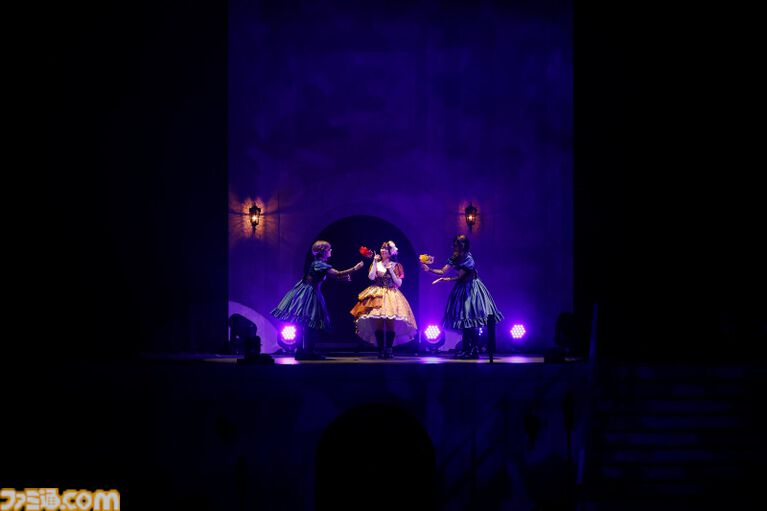 『アイマス ミリオンライブ！』13thライブDAY2リポート。二階堂千鶴の主演公演は“Grand bal masqué”のテーマにピッタリのゴージャスなライブ。新曲『ムーンライト・プロムナード』がオープニングを飾る