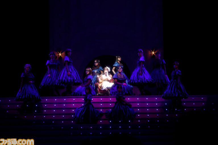 『アイマス ミリオンライブ！』13thライブDAY2リポート。二階堂千鶴の主演公演は“Grand bal masqué”のテーマにピッタリのゴージャスなライブ。新曲『ムーンライト・プロムナード』がオープニングを飾る